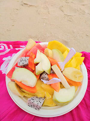 Пляж Патонг, Пхукет, Таиланд: тарелка фруктов