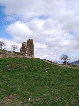 Грузия: монастырь Джвари VII века и руины прежней церкви