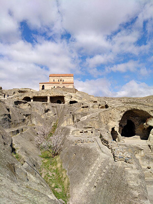 Экскурсия в Мцхету: древний пещерный город IV века Уплисцихе