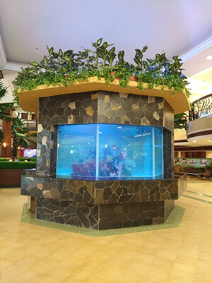 аквариум в холле отеля